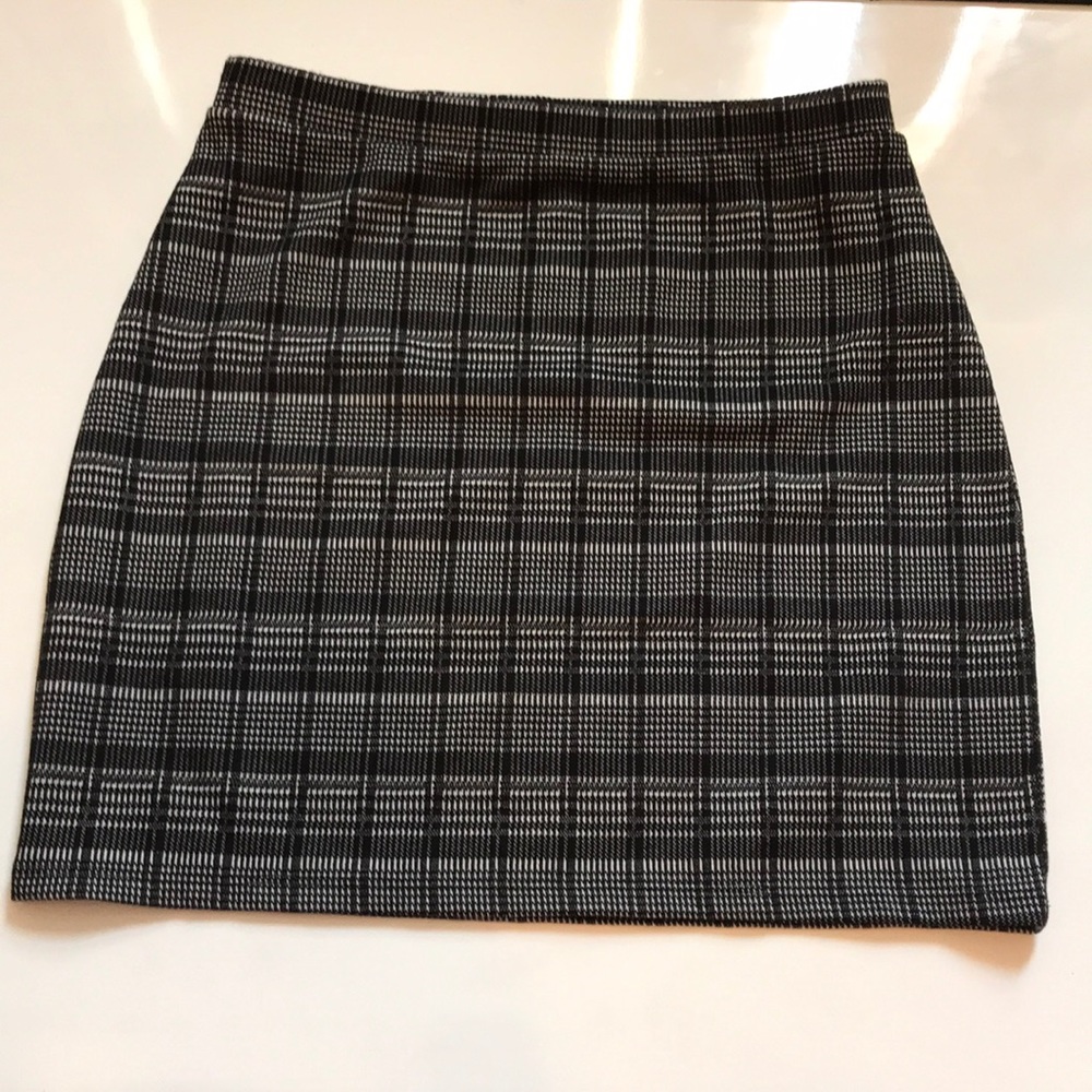 Black and White tight skirt